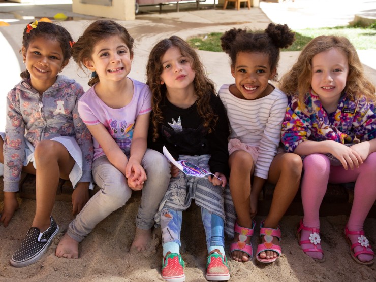 children sitting 